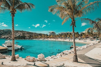 Blue Bay Lodges