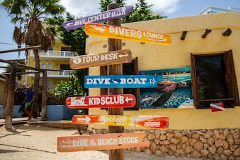 Blue Bay Lodges