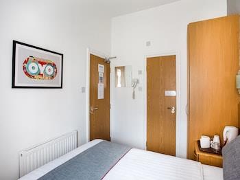 Oyo London Guest House