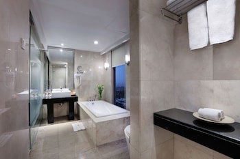 Grand Candi Hotel