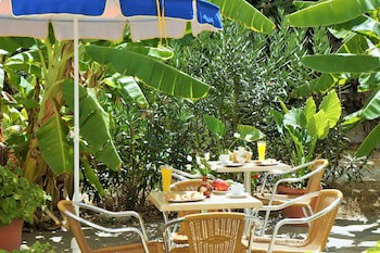 Anthemis Hotel