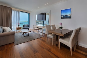 Herbert Samuel Okeanos Suites Herzilya