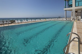 Herbert Samuel Okeanos Suites Herzilya