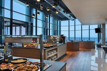 Herbert Samuel Okeanos Suites Herzilya