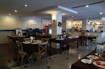 Grand Hotel