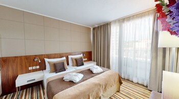 Business Hotel Astrum Laus