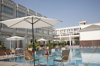 Treehouse Hotel Club & Spa