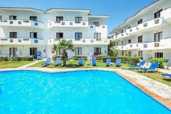 Xenios Dolphin Beach Hotel fotoğrafı