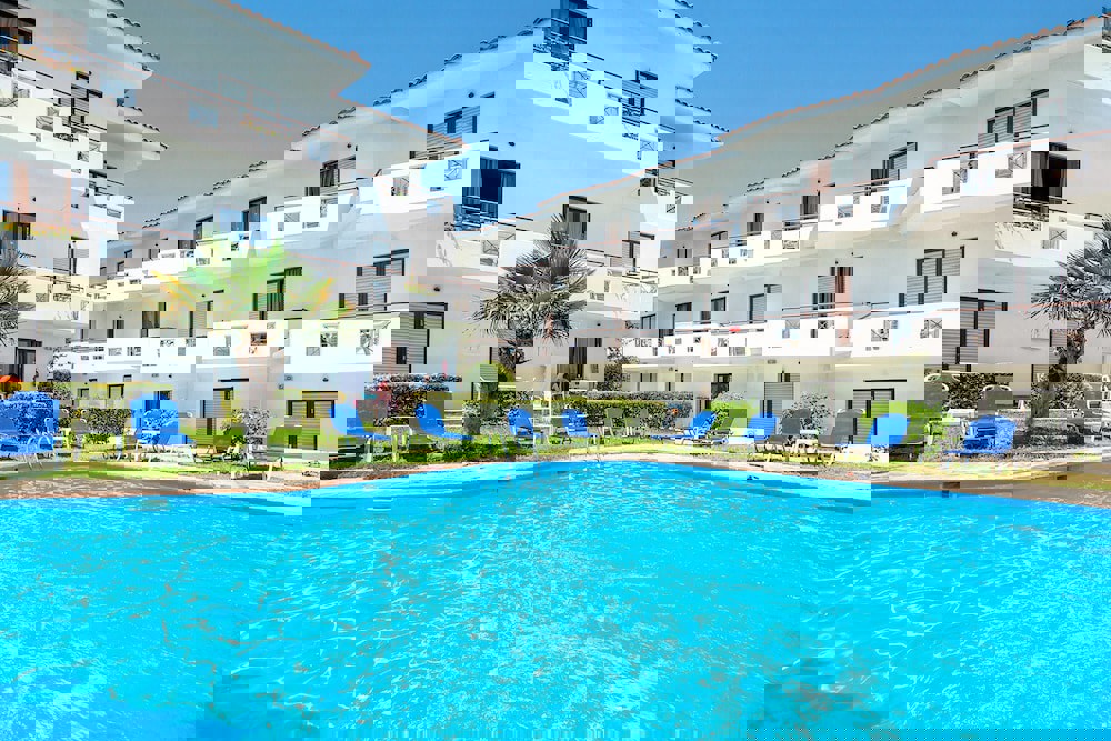 Xenios Dolphin Beach Hotel