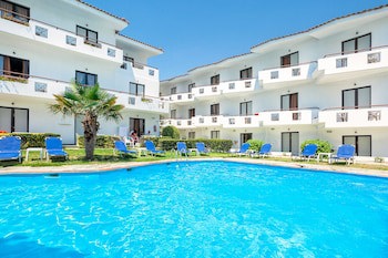 Xenios Dolphin Beach Hotel