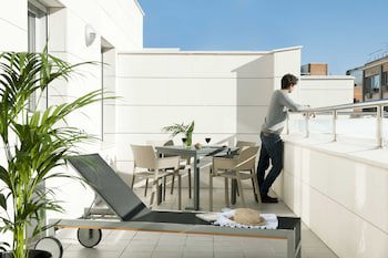 Eric Vokel Atocha Suites