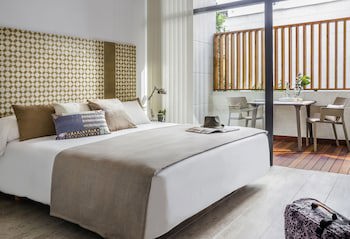 Eric Vokel Atocha Suites