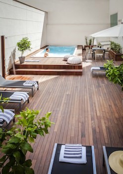 Eric Vokel Atocha Suites