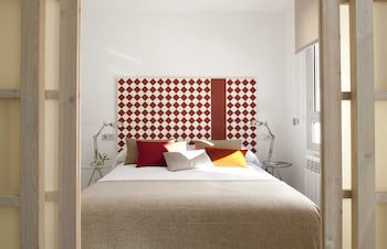 Eric Vokel Atocha Suites