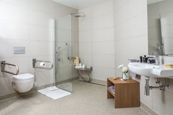 Eric Vokel Atocha Suites
