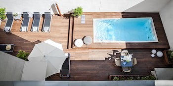 Eric Vokel Atocha Suites