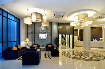 Holiday Villa Hotel & Suites