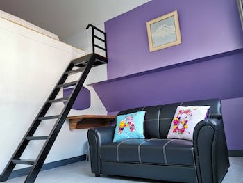 Dozy Lamoon House