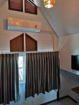 Dozy Lamoon House