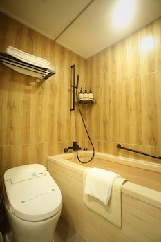 Gumi Century Hotel