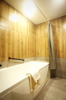 Gumi Century Hotel
