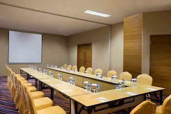 Hariston Hotel & Suites
