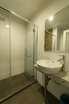 Waterfront Boutique Hotel