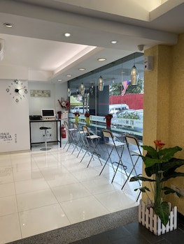 M Design Hotel At Pandan Indah
