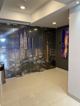 M Design Hotel At Pandan Indah