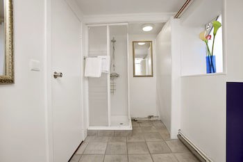 Alfred's Apartments