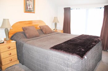 Bush Inn Court Motel