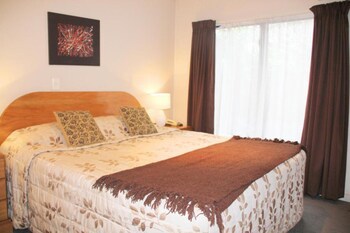 Bush Inn Court Motel