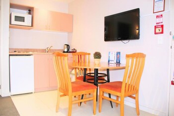 Bush Inn Court Motel
