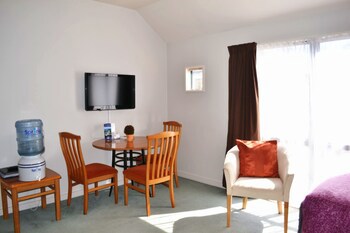 Bush Inn Court Motel