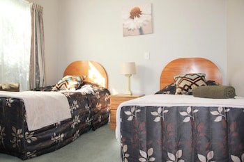 Bush Inn Court Motel