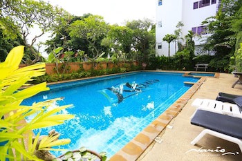 Naris Art Hotel