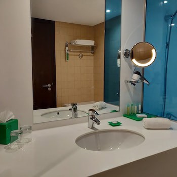 Ramada Hotel And Suites By Wyndham Dubai Jbr