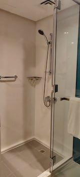 Ramada Hotel And Suites By Wyndham Dubai Jbr