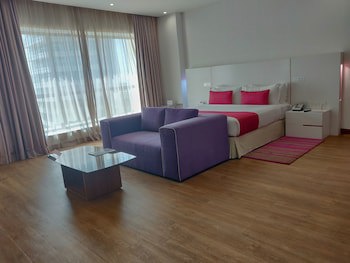 Ramada Hotel And Suites By Wyndham Dubai Jbr