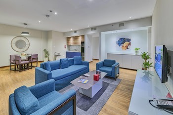 Ramada Hotel & Suites By Wyndham Dubai Jbr galeri fotoğrafı