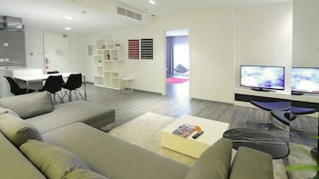 Ramada Hotel And Suites By Wyndham Dubai Jbr