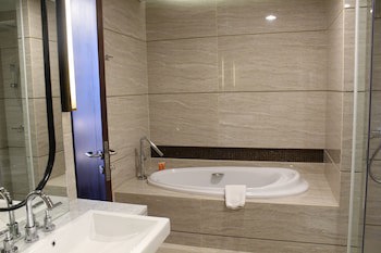 Aruna Senggigi