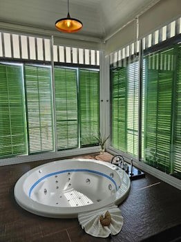 A-Te Chumphon Hotel