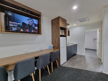 Antonio Mews Motel