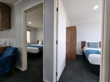 Antonio Mews Motel