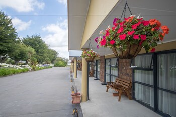 Antonio Mews Motel
