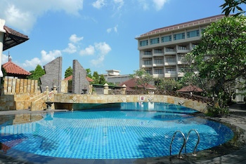 Lombok Raya Hotel