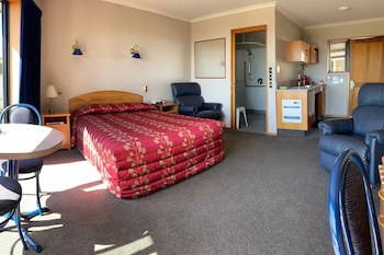 Baywatch Motor Lodge
