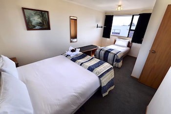 Baywatch Motor Lodge
