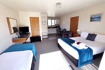 Baywatch Motor Lodge